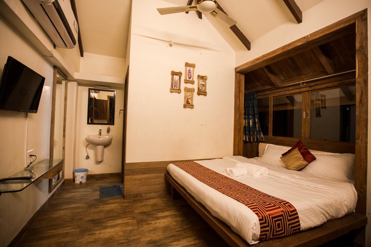Kaular Atithis Grand Kokan Resort Ganpatipule Exterior photo